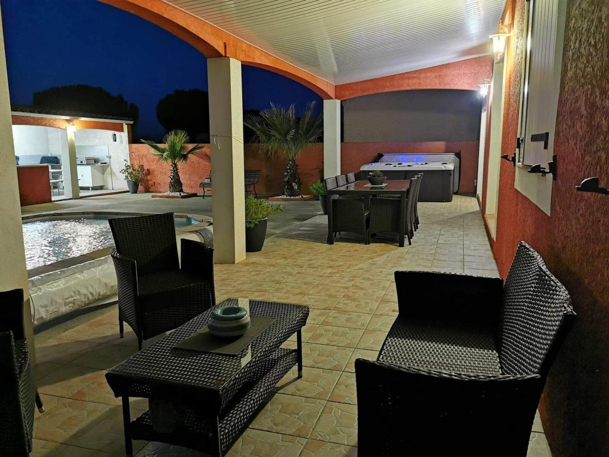 Villa Elegante A Carcassonne Avec Jardin Et Jacuzzi Buitenkant foto